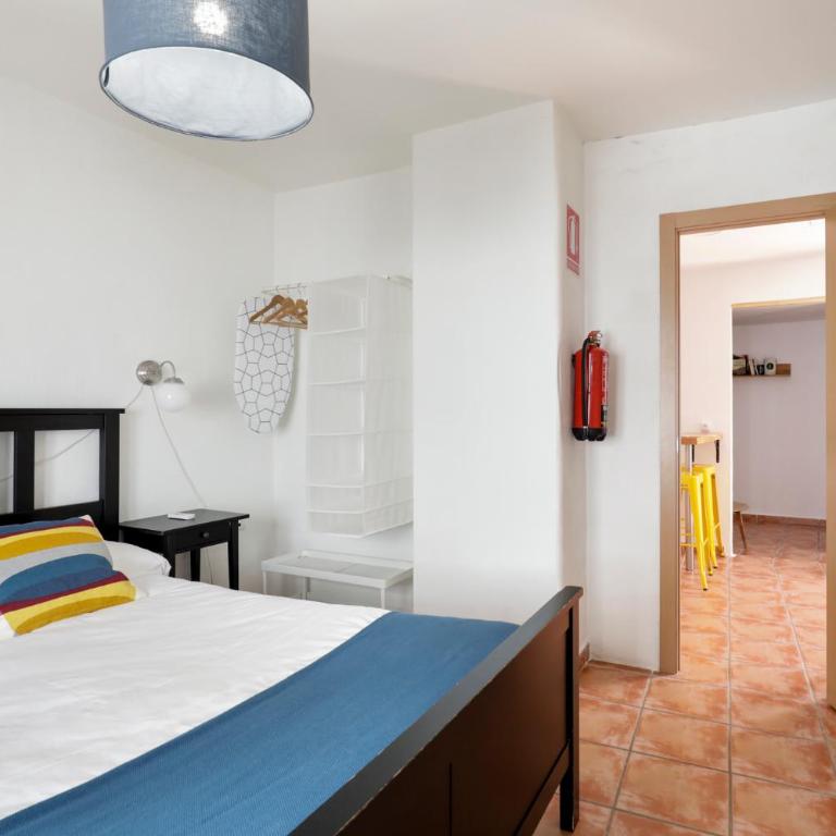 Urban Suites Granada - Apartment with Balcony - 8