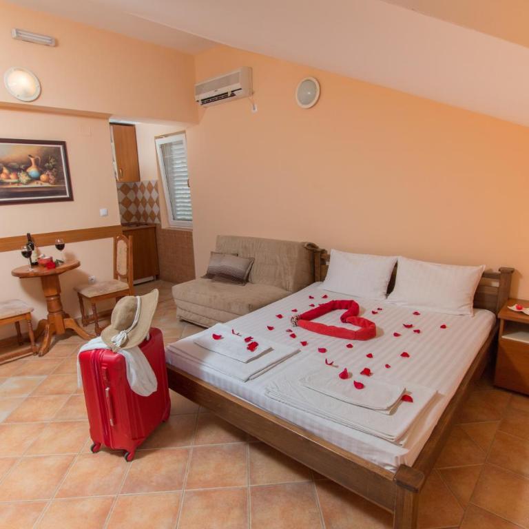 Adzic Apartments - Studio with Balcony (2 Adults) - 52
