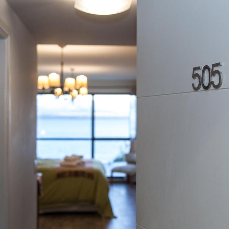 Studio Bariloche - Family Room with Lake View - 39