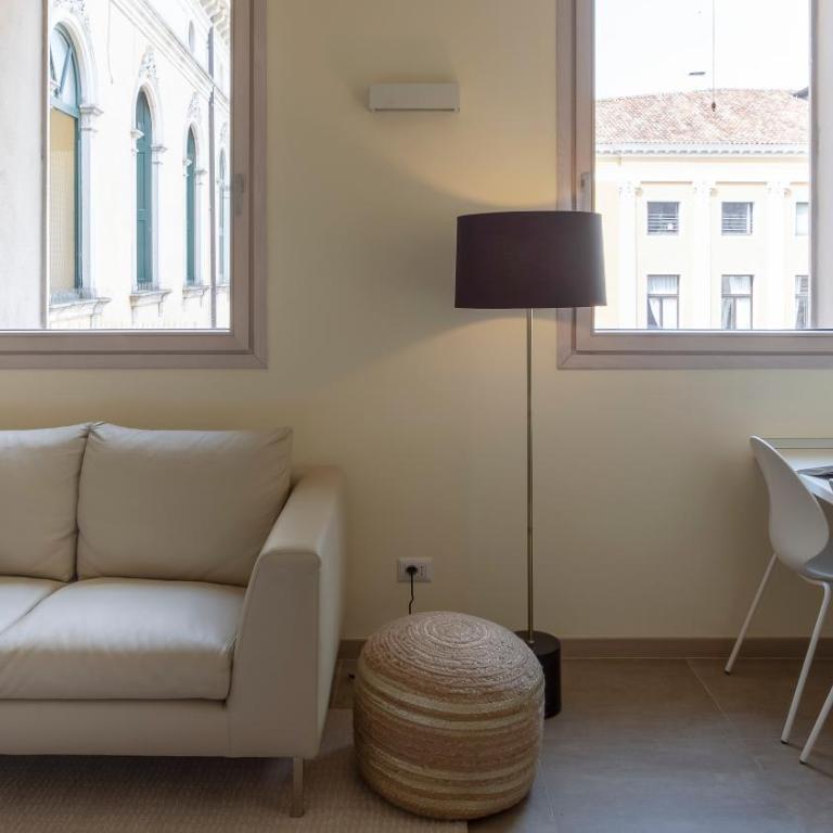 Erïk Langer Pedrocchi Suites - Monolocale Deluxe con Vista - 3