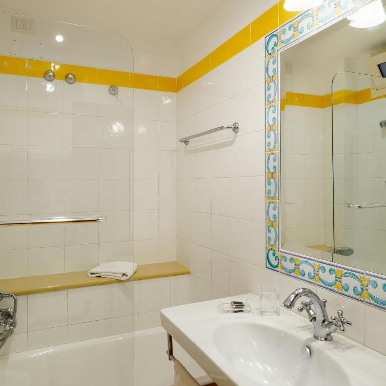 Hotel Sirius - Camera Familiare con Vista Mare - 2