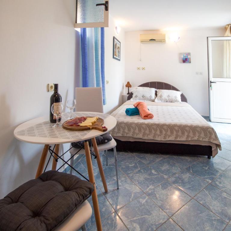 Apartments Vila Masha - Studio Apartment - 5