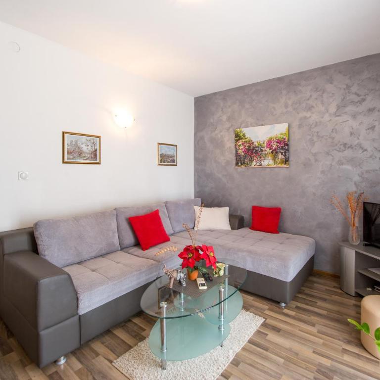 Villa Nadezda - One-Bedroom Apartment - 3