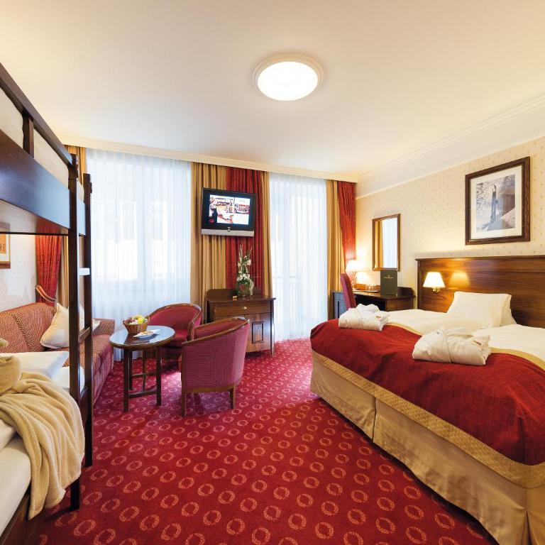Hotel Salzburger Hof - Comfort Familienzimmer (2 Erwachsene + 2 Kinder) - 2