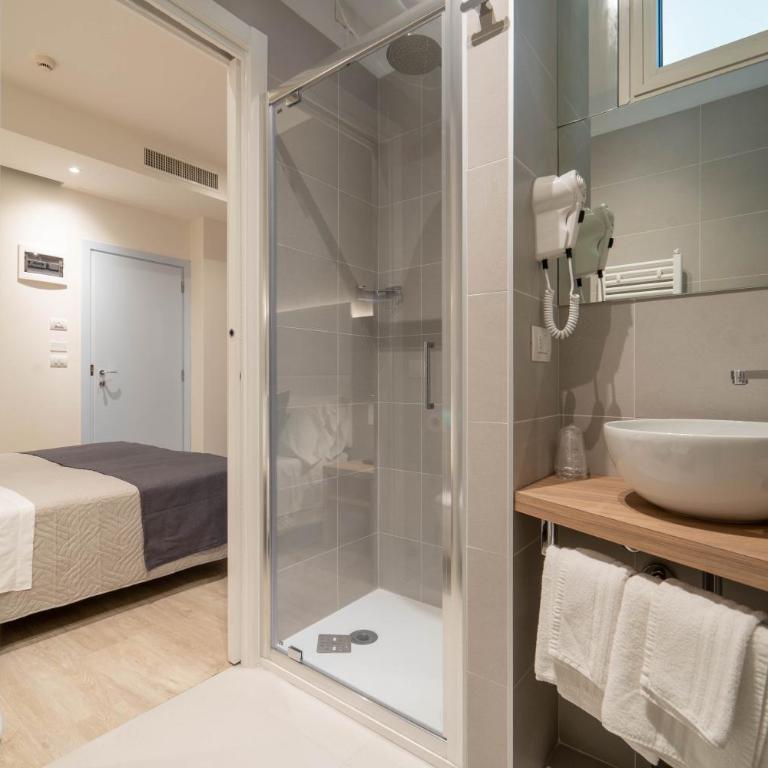 Hotel Reggiana - Superior Double or Twin Room - 5