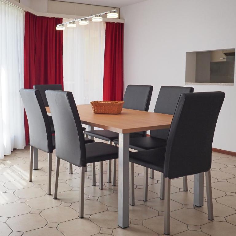 Apart Holidays - Residenza Flora - Appartamento con 2 Camere da Letto (6 Adulti) - 10