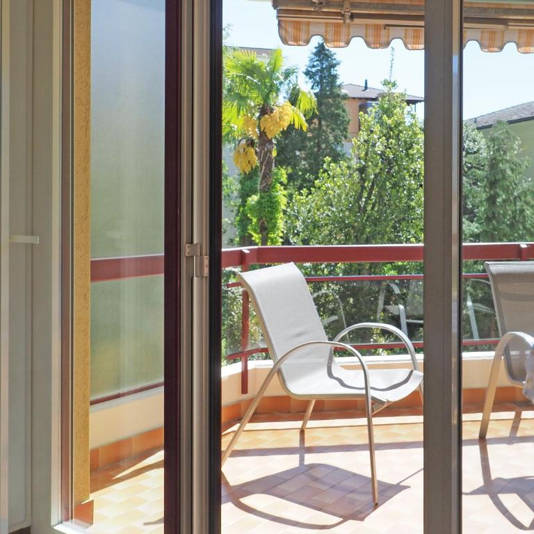 Apart Holidays - Residenza Flora - Appartamento con 2 Camere da Letto (6 Adulti) - 3