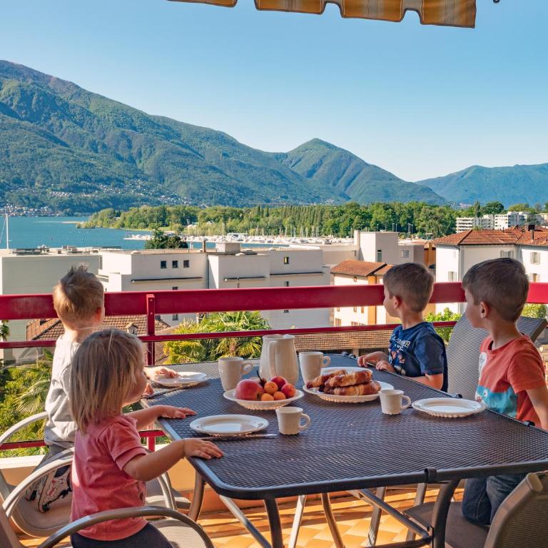 Apart Holidays - Residenza Flora - Appartamento con Vista Lago - 1