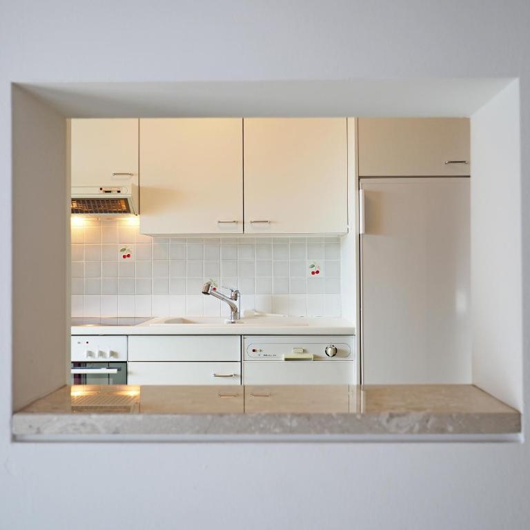 Apart Holidays - Residenza Flora - Appartamento con Vista Lago - 4