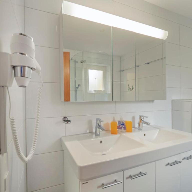 Apart Holidays - Residenza Flora - Appartamento con 2 Camere da Letto (6 Adulti) - 13