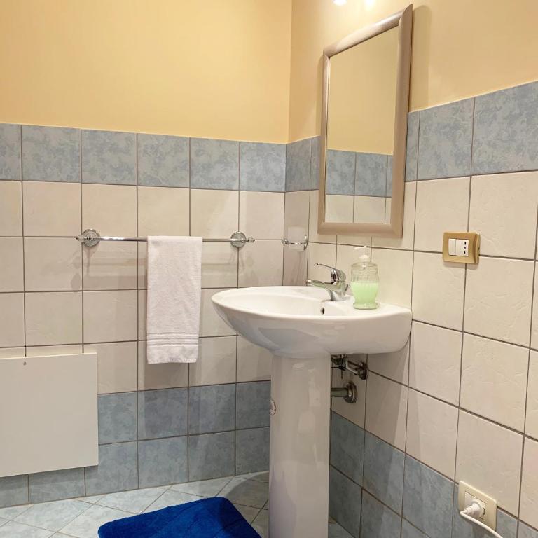 LA TERRAZZA SUL CORSO City Center - Camera Doppia con Letti Singoli con Bagno Privato Esterno - 4