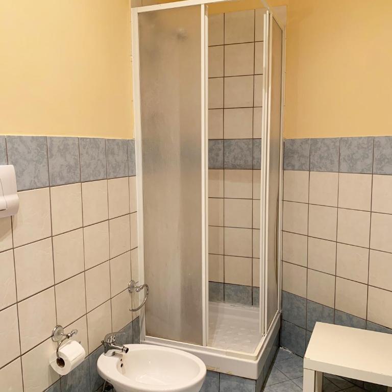 LA TERRAZZA SUL CORSO City Center - Camera Doppia con Letti Singoli con Bagno Privato Esterno - 5