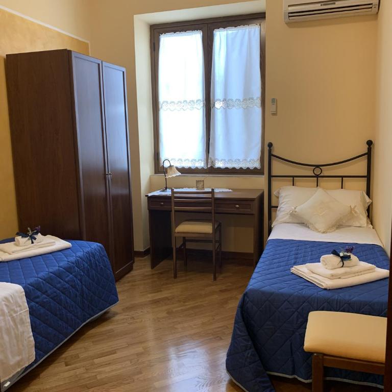 LA TERRAZZA SUL CORSO City Center - Camera Doppia con Letti Singoli con Bagno Privato Esterno - 3