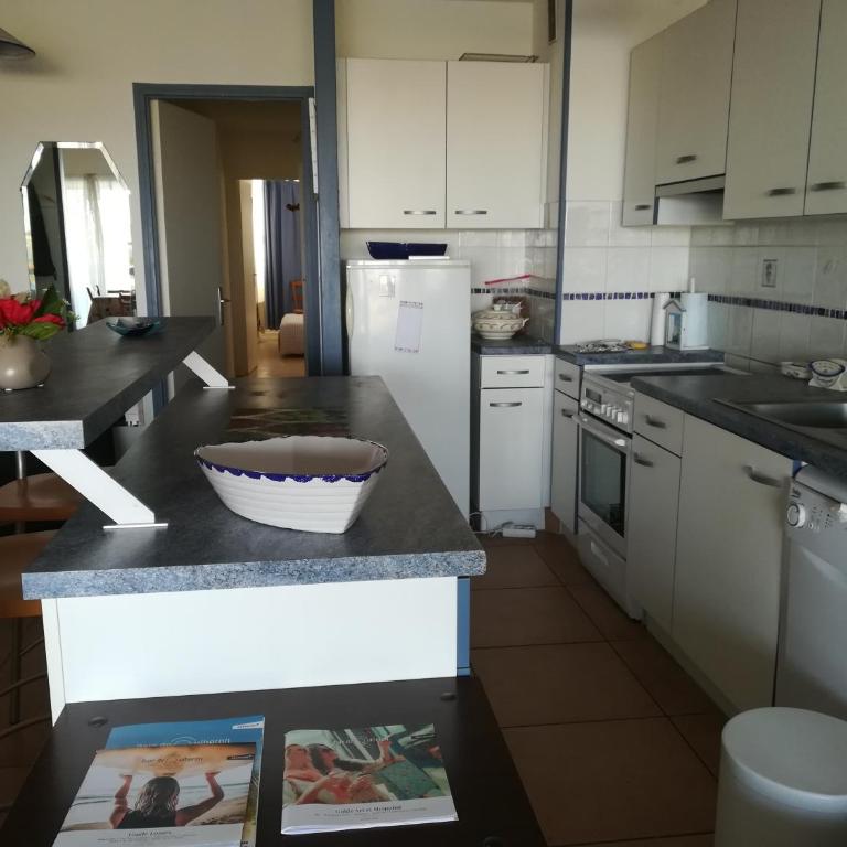 T2 balcon vue mer parking et entrée sécurisés tout à pied - Apartment mit 1 Schlafzimmer - 28