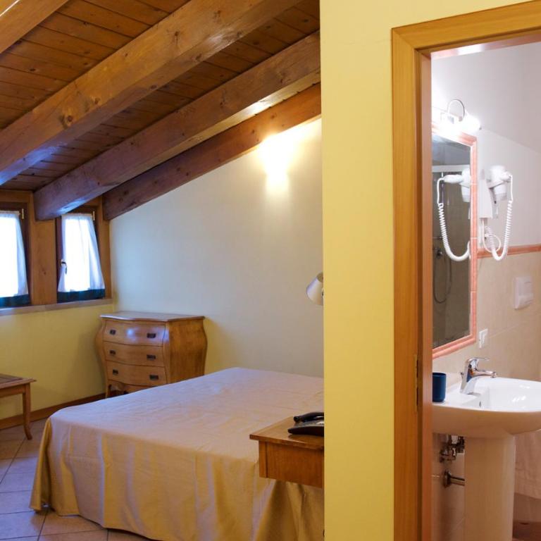 Hotel Casanova - Camera Matrimoniale con Bagno Privato - 4