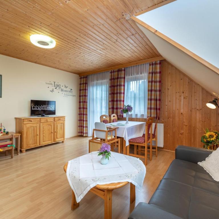 Urlaub am Lacknerhof - Familie Klocker - Apartment mit Balkon - 1
