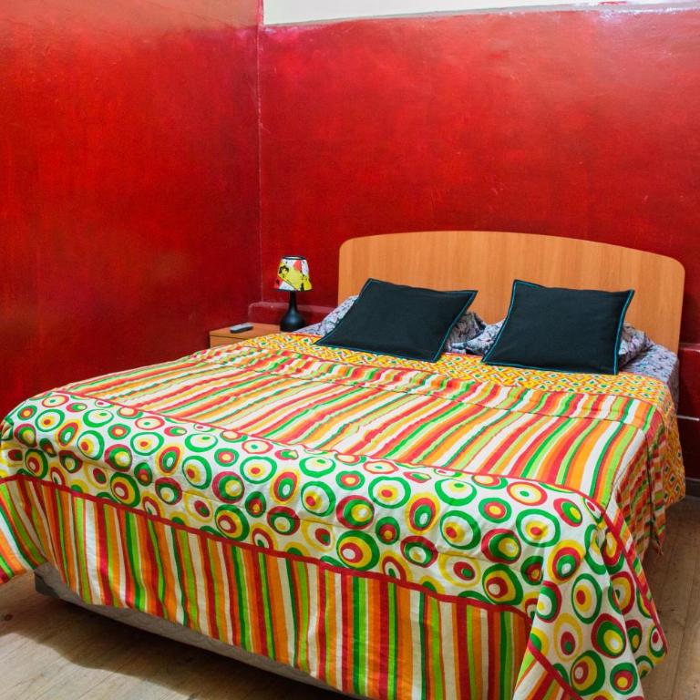 Hostal Tricontinental - Habitación Doble Estándar con baño compartido - 7
