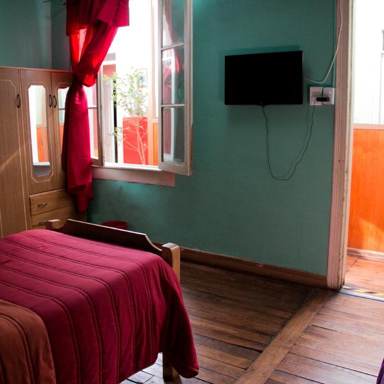 Hostal Tricontinental - Habitación Triple Básica con baño compartido - 2