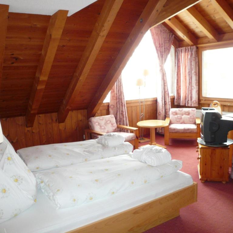 Hotel Cresta - Superior Doppel- oder Zweibettzimmer - 5
