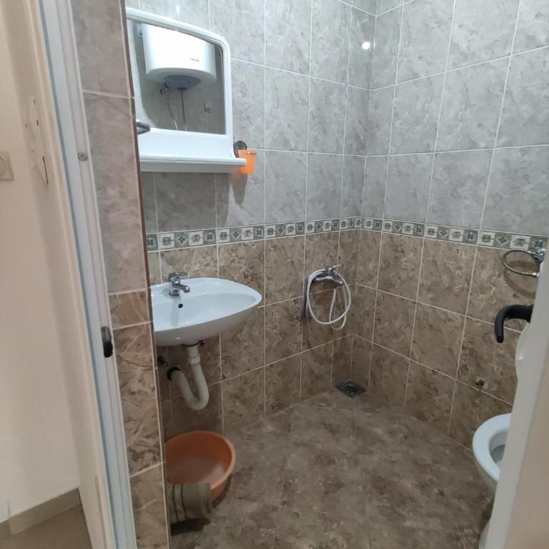 Apartmani Vuković - Dvokrevetna Soba sa Bračnim Krevetom i Terasom - 1