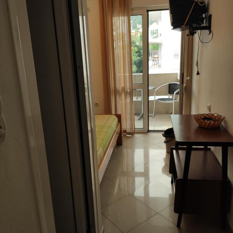 Apartmani Vuković - Dvokrevetna Soba sa Bračnim Krevetom i Terasom - 4