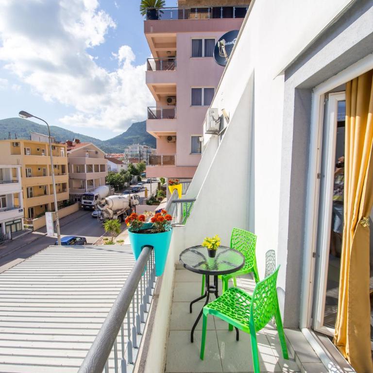 Villa D&B Budva - Double Room with Balcony - 8