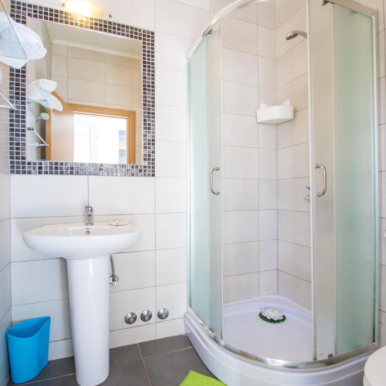 Villa D&B Budva - Double Room with Balcony - 9