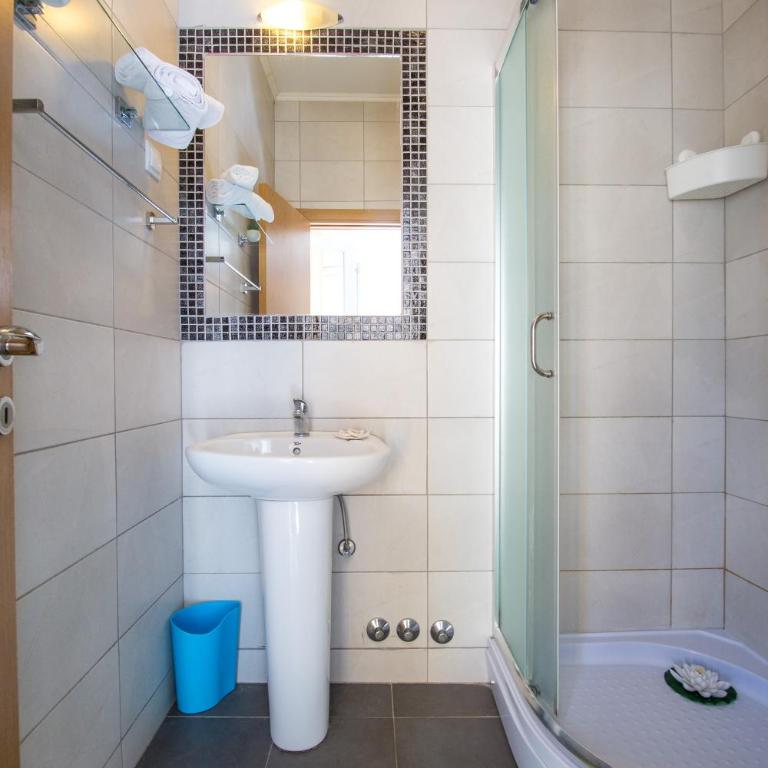 Villa D&B Budva - Double Room with Balcony - 11