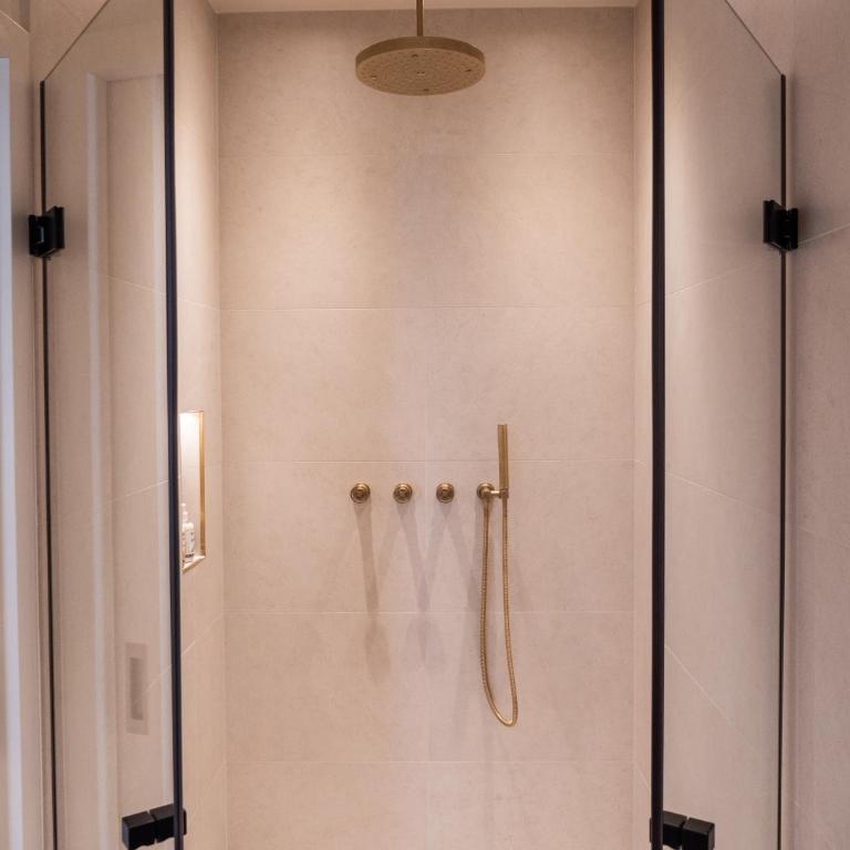 Alpenloge Design Hotel - Deluxe Zimmer mit Kingsize-Bett - 2