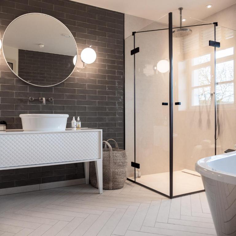 Alpenloge Design Hotel - Deluxe Suite mit Kingsize-Bett - 3