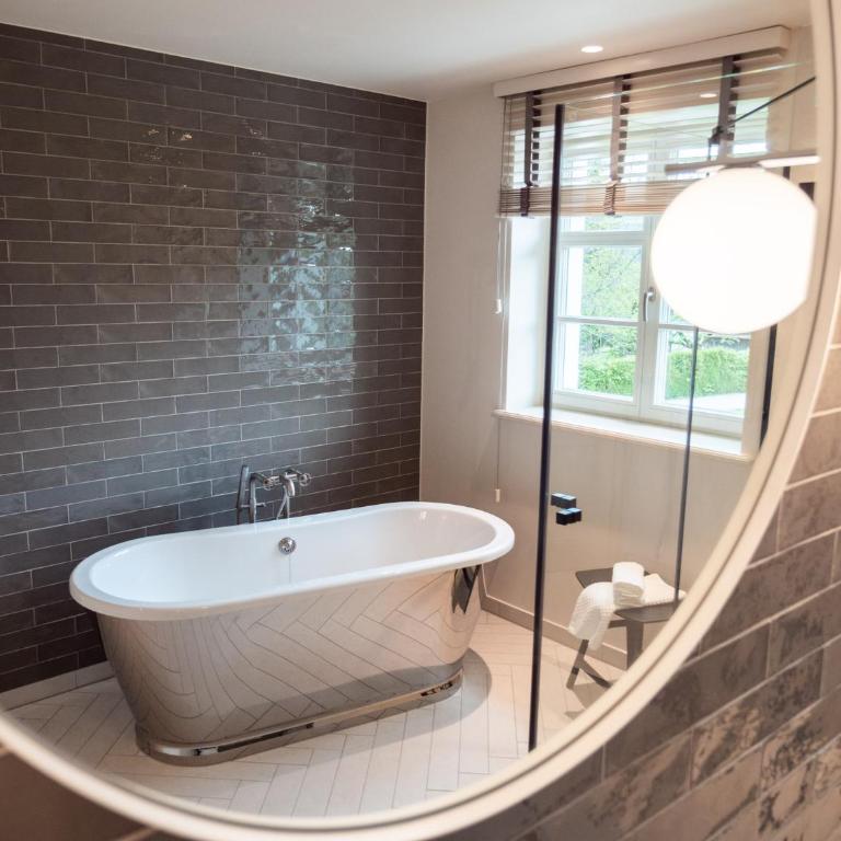 Alpenloge Design Hotel - Deluxe Suite mit Kingsize-Bett - 1