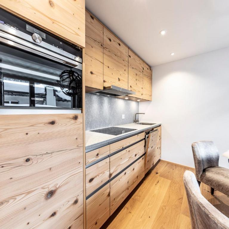 Unique Alpic style apartment in the heart of Davos - Deluxe Apartment - 3