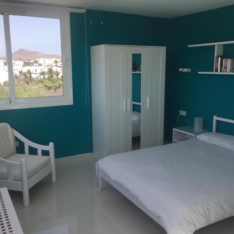 DARUMA APARTMENTS 3-Bedroom Penthouse with Sea Views - Three-Bedroom Apartment - 17