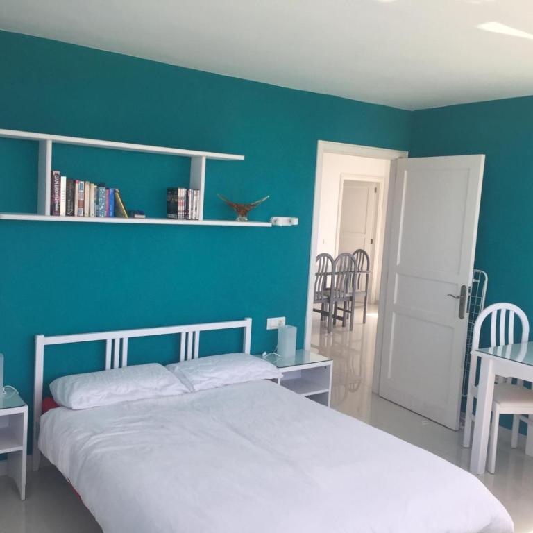DARUMA APARTMENTS 3-Bedroom Penthouse with Sea Views - Three-Bedroom Apartment - 16