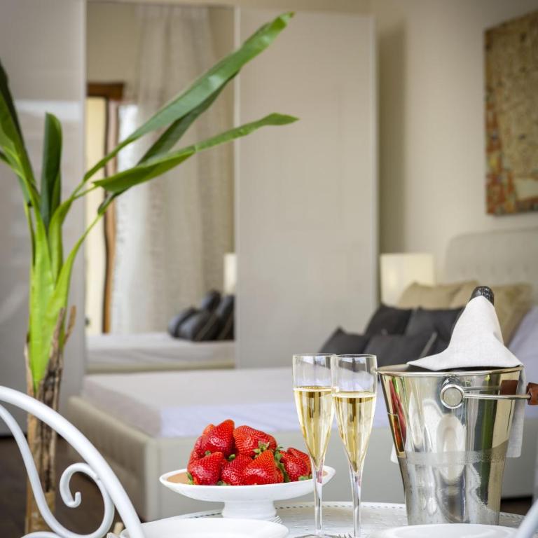 Luxury Rooms Suites - Suite con Terrazza - 11