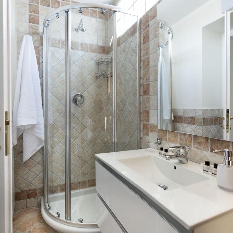 Luxury Rooms Suites - Suite Queen Deluxe - 5