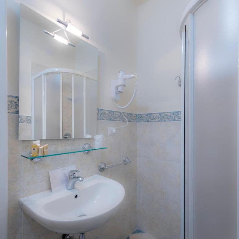 Villa Elda Boutique Hotel - Classic Double Room with Small Double Bed - 4