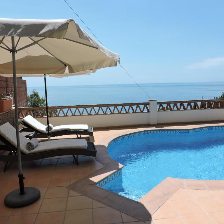Villa Romantika - Three-Bedroom Villa - 3