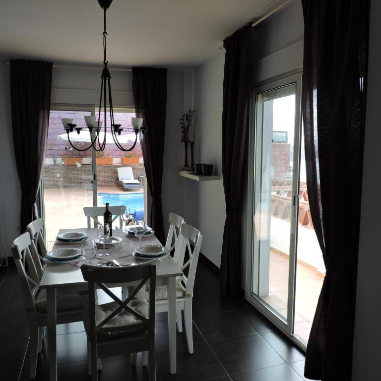 Villa Romantika - Three-Bedroom Villa - 13