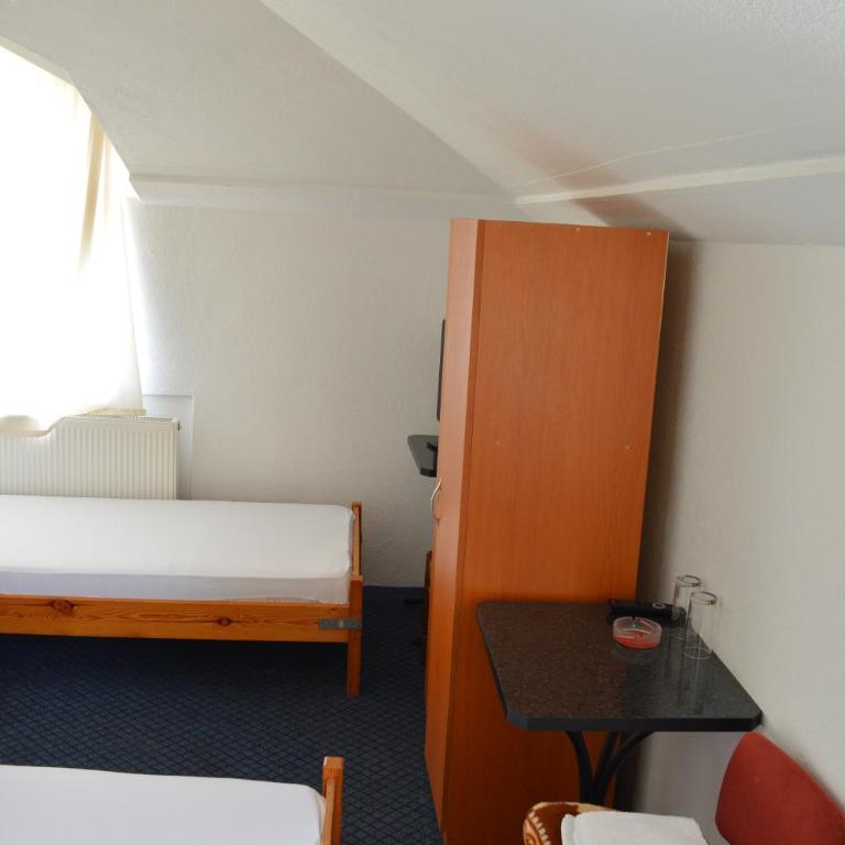 Motel Signal - Dvokrevetna Soba sa Bračnim Krevetom/Zasebnim Krevetima - 10