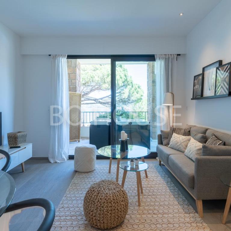 SINFONIA - Three-Bedroom Apartment - 12