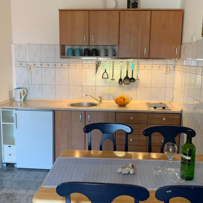 Brankas Apartments - Apartment with Terrace - 8