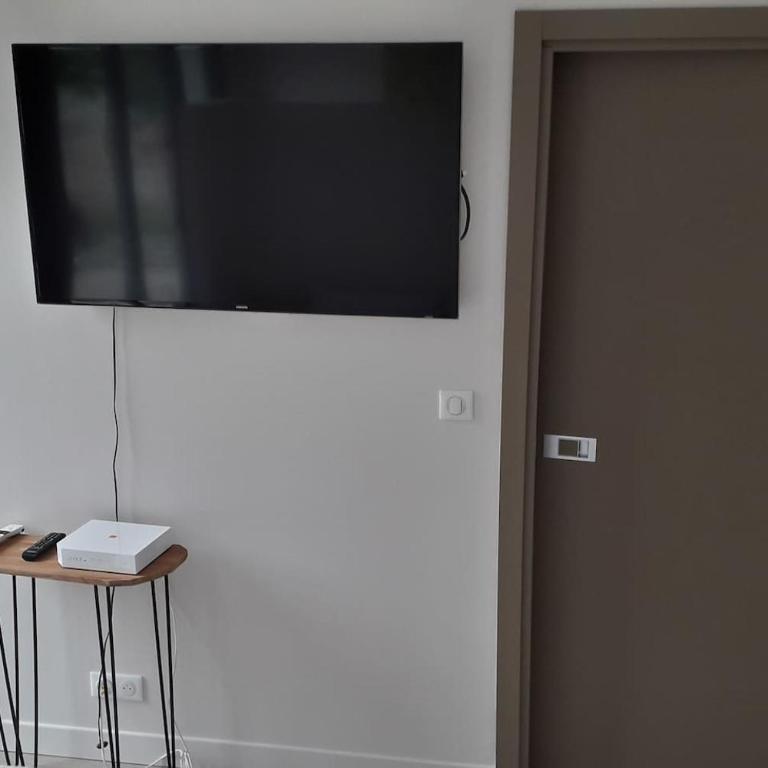 Studio B. - Studio - 8