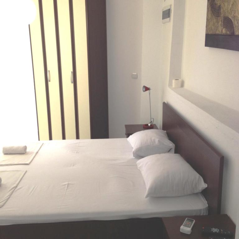 Apartments Atlantis - Double Room with Sea View - 8