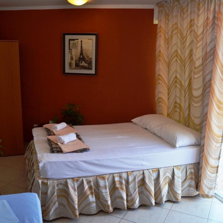 Apartments Atlantis - Double Room with Sea View - 3