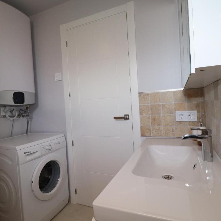 Miramar El Faro - One-Bedroom Apartment - 29