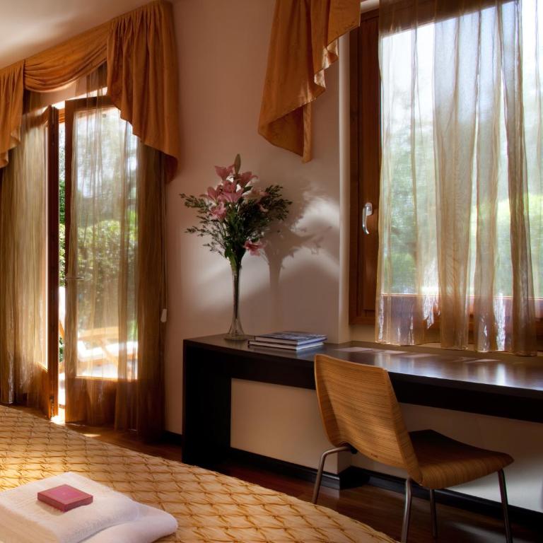 Hotel Villa Giulia - Deluxe Double or Twin Room with Pool Access - Dependance - 5