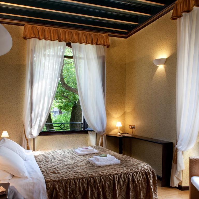 Hotel Villa Giulia - Camera Superior Matrimoniale/Doppia con Letti Singoli con Vista Giardino - 4