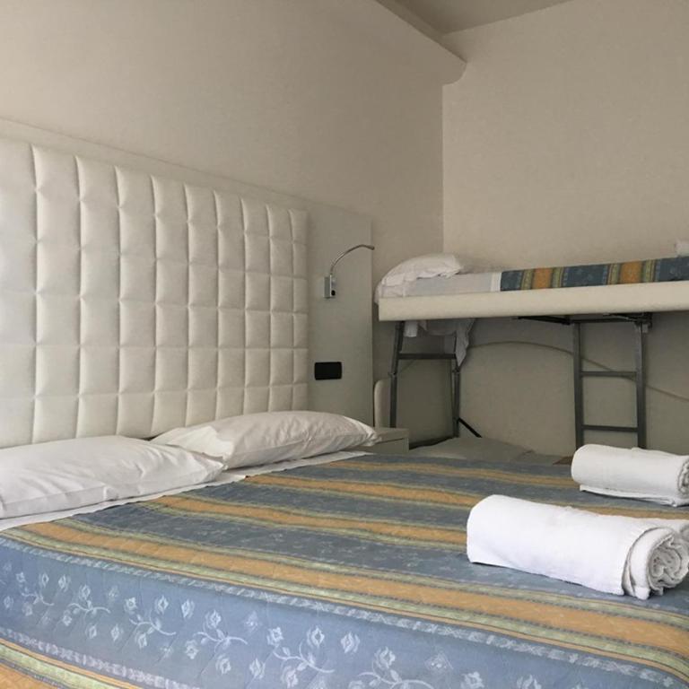 Hotel Saint Tropez - Triple Room - 5