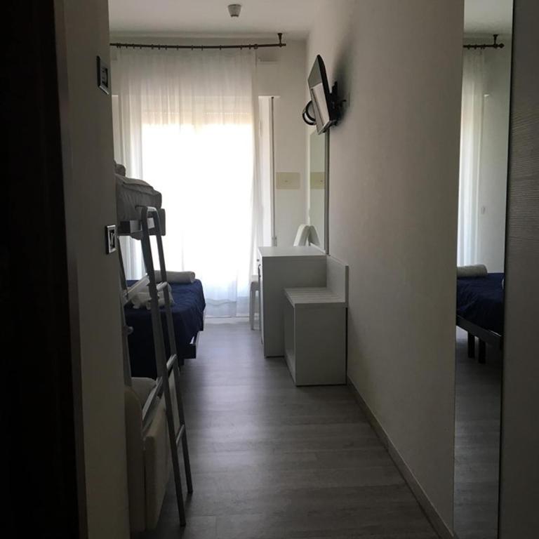 Hotel Saint Tropez - Triple Room - 3